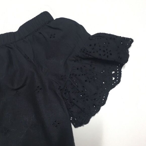 ✨ Madewell Off the Shoulder Eyelet Black Top ✨ - Picture 8 of 10